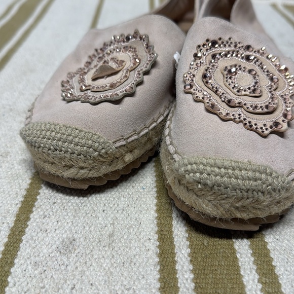 Karl Lagerfeld Paris Blush Pink Espadrille Flats Abby Suede Slip-On sz 7.5 - Picture 6 of 7